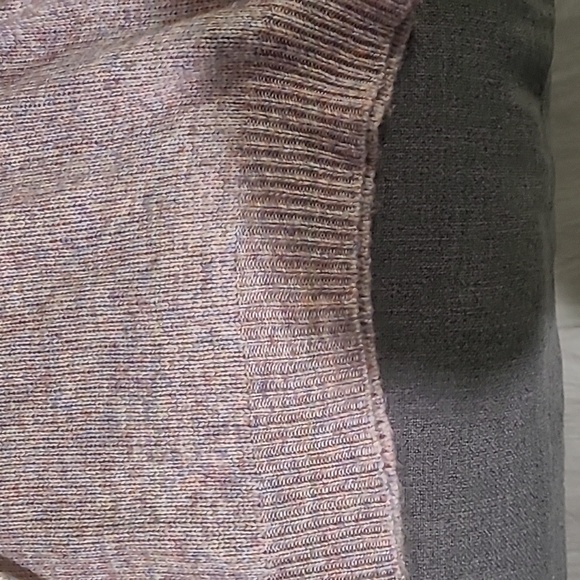 Banana Republic Sweater NWT - Picture 3 of 9